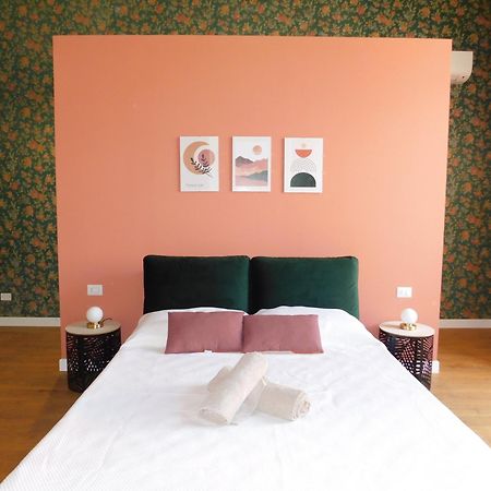 Hibiscus - Etnea Rooms Catania Bagian luar foto