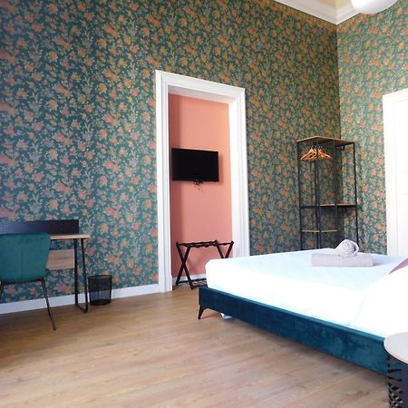 Hibiscus - Etnea Rooms Catania Bagian luar foto