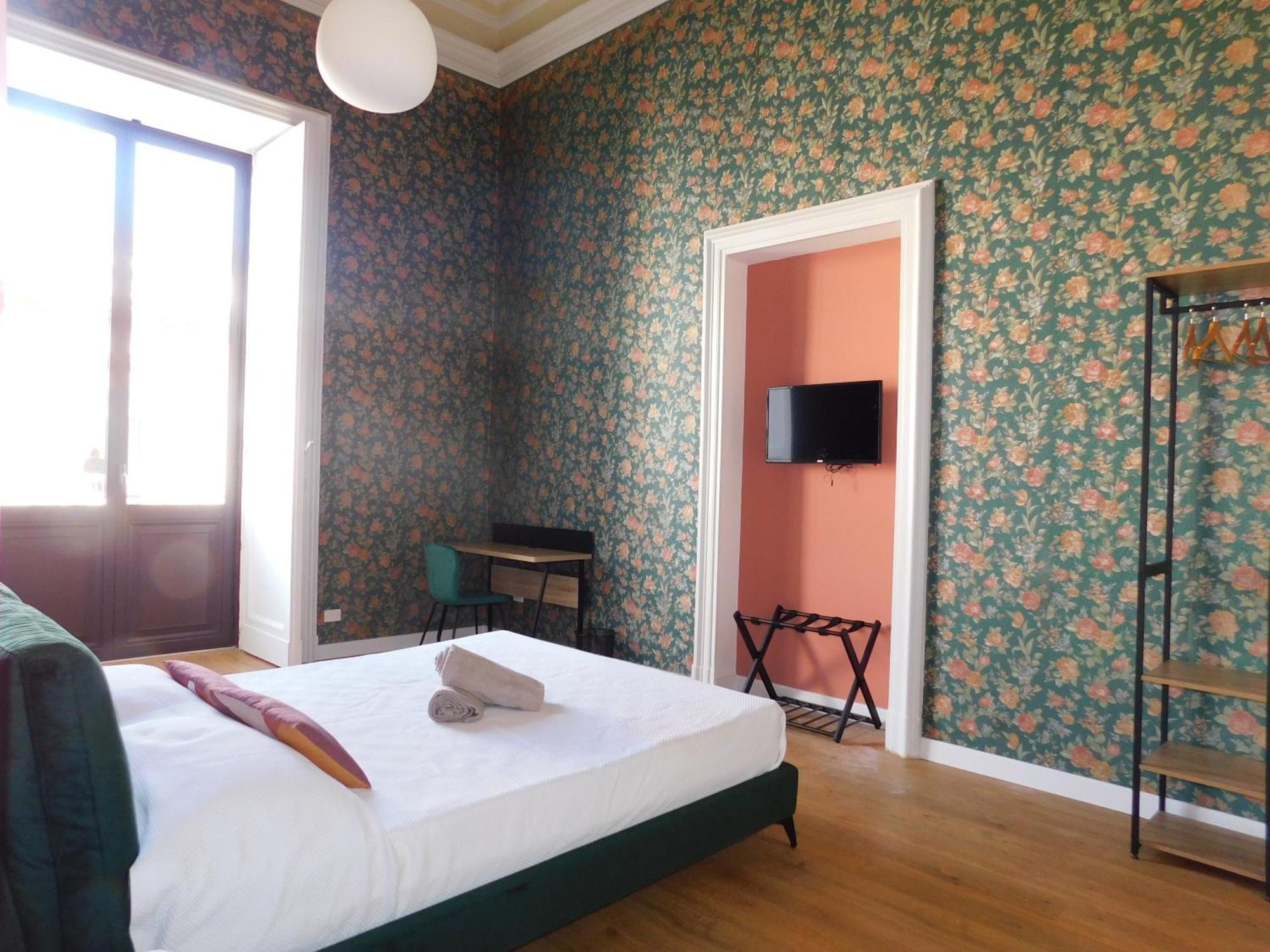 Hibiscus - Etnea Rooms Catania Bagian luar foto