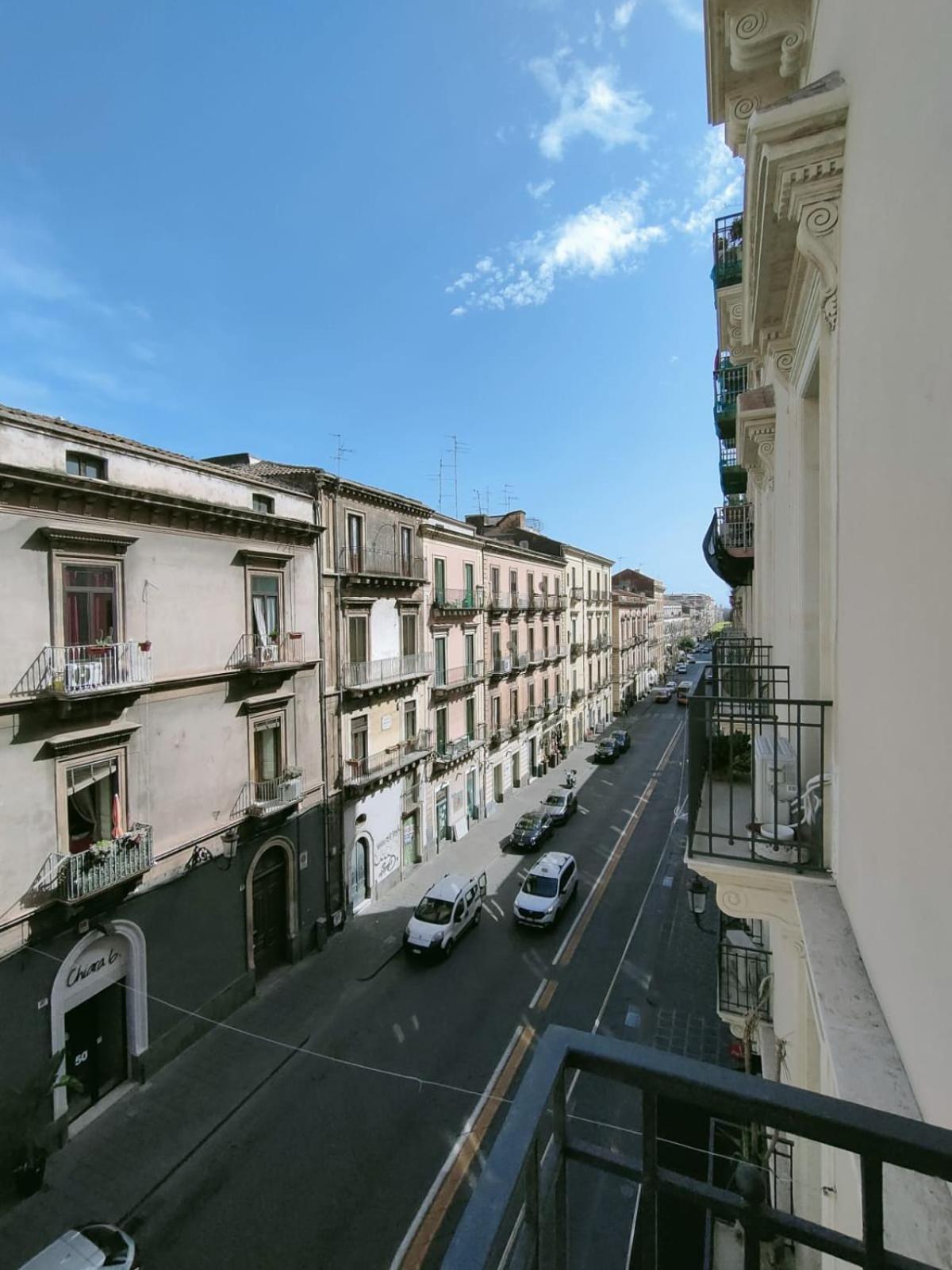 Hibiscus - Etnea Rooms Catania Bagian luar foto