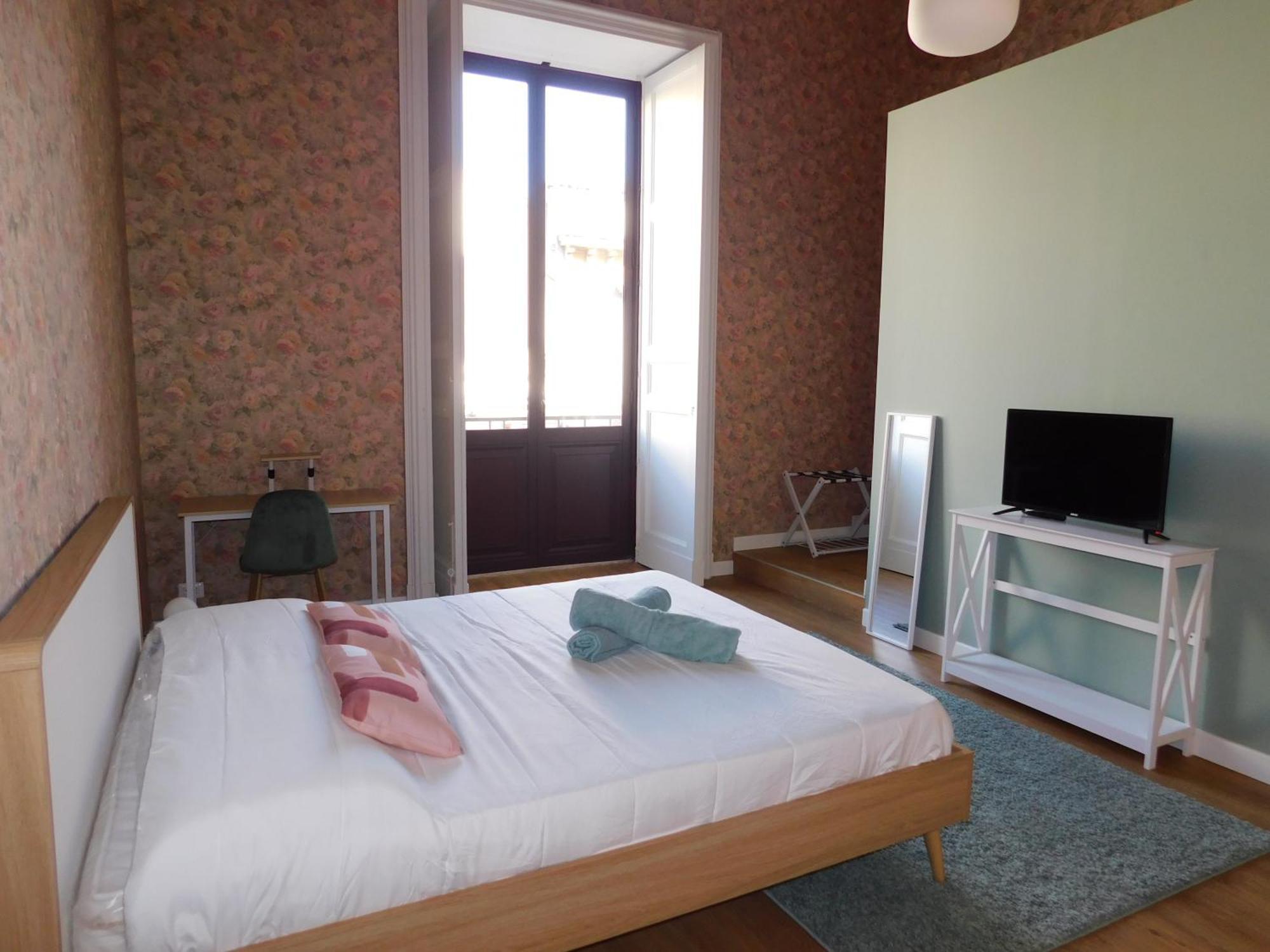 Hibiscus - Etnea Rooms Catania Bagian luar foto